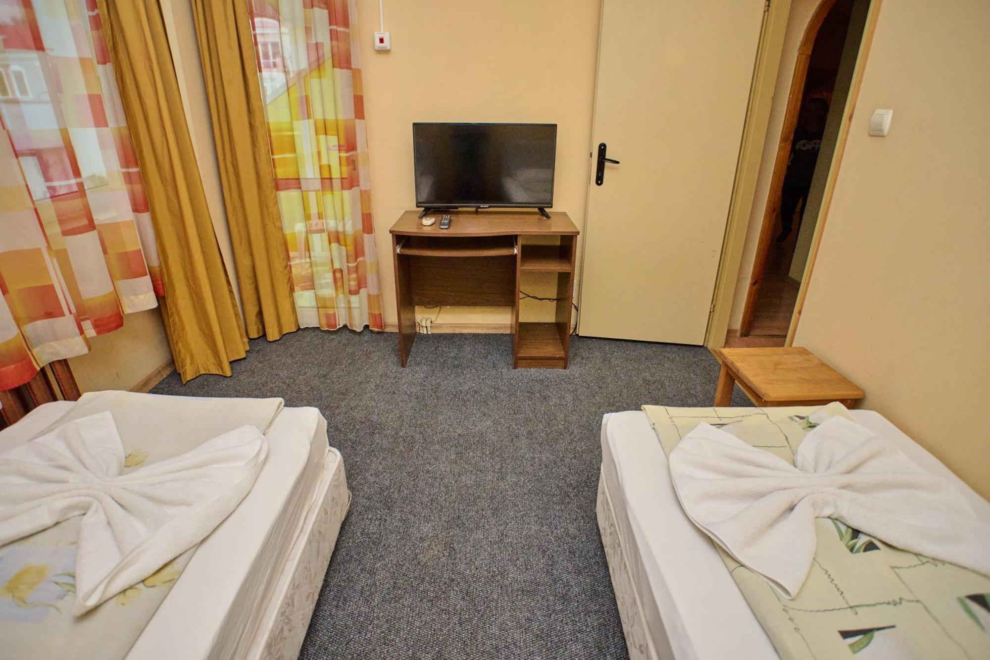 Neon Guest Rooms Shumen Exterior photo