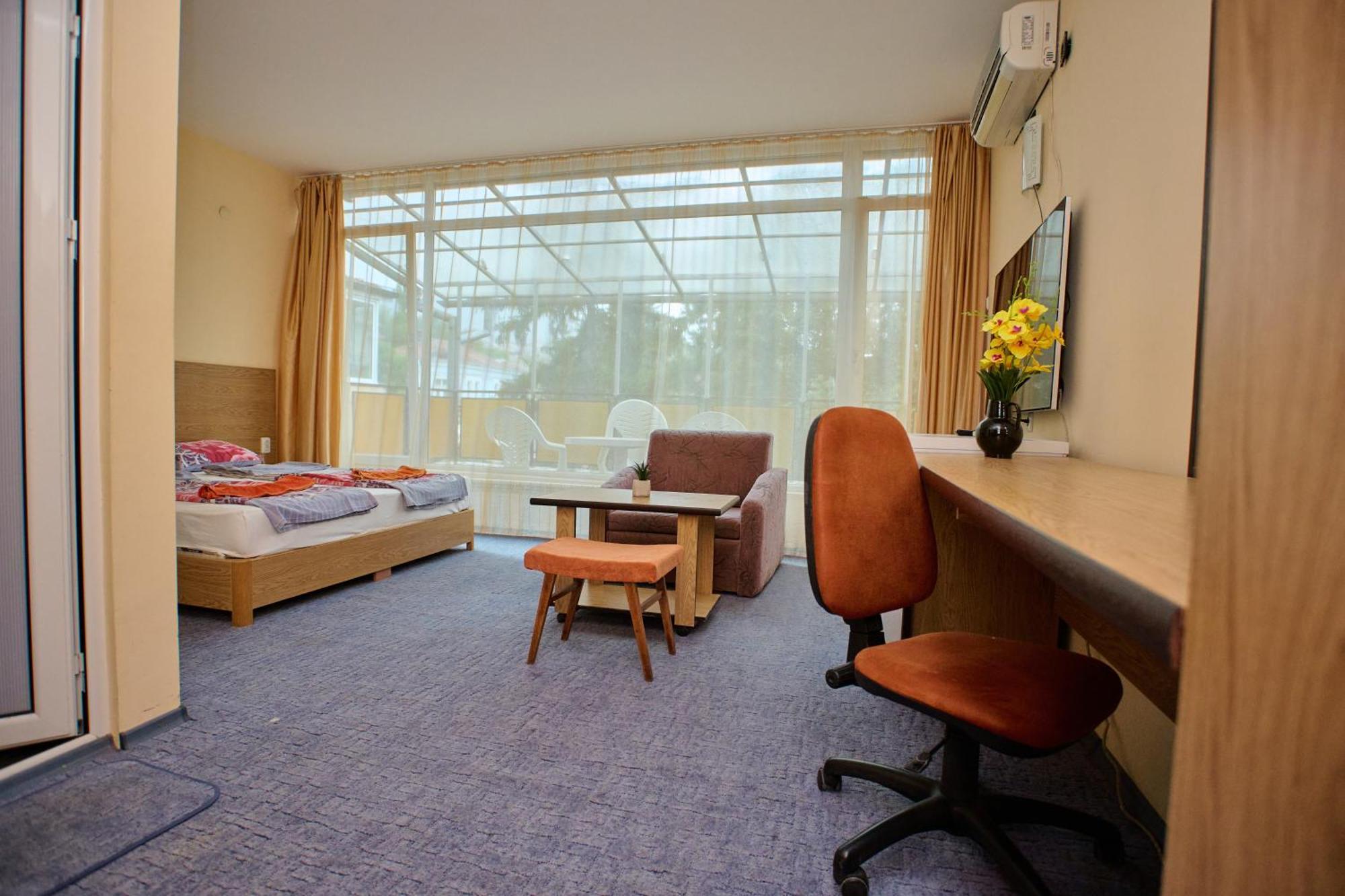 Neon Guest Rooms Shumen Exterior photo